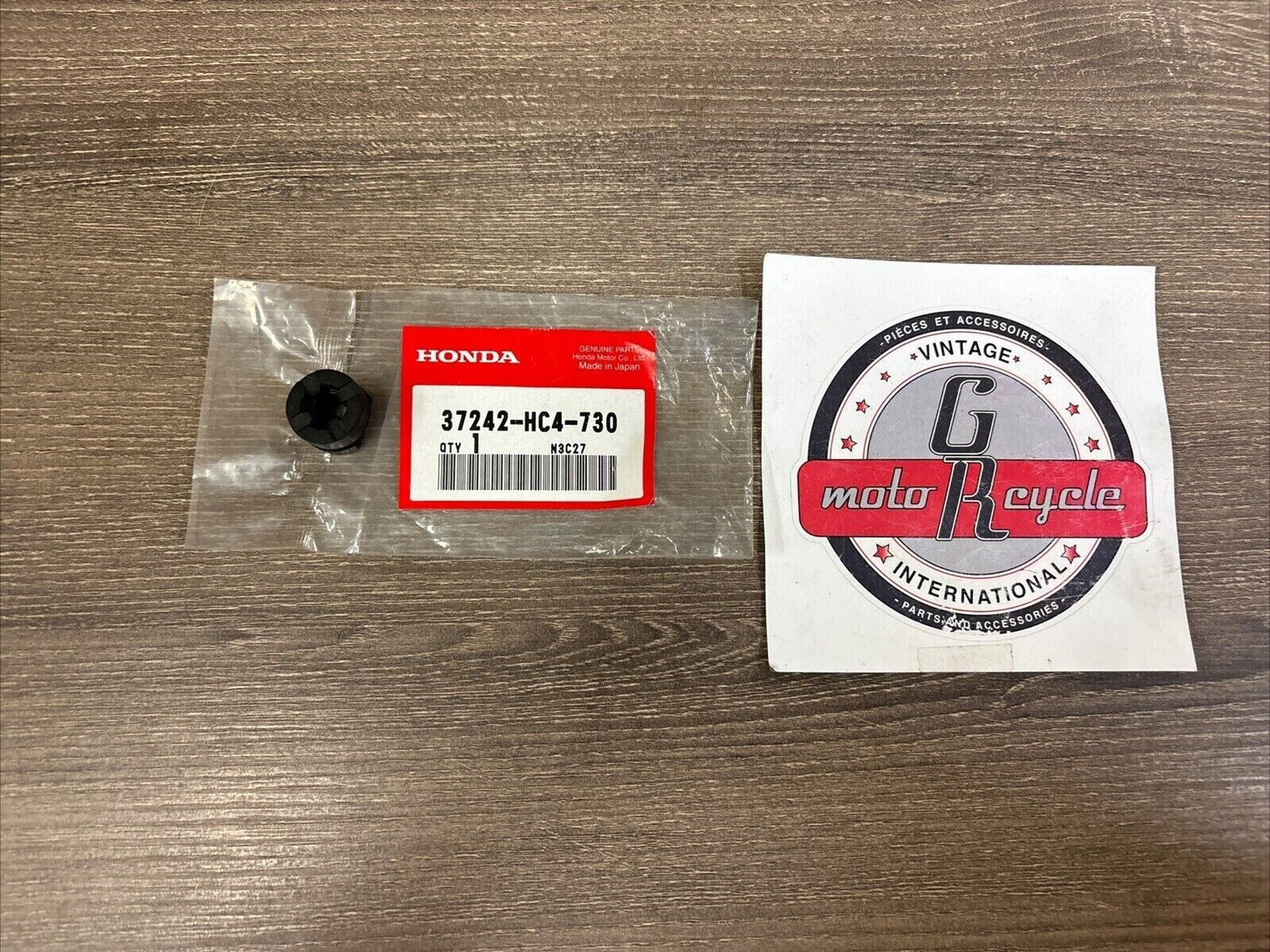 NOS Honda TRX250 TRX300 TRX400FW TRX450 SPEEDOMETER RUBBER 37242-HC4-730 H121