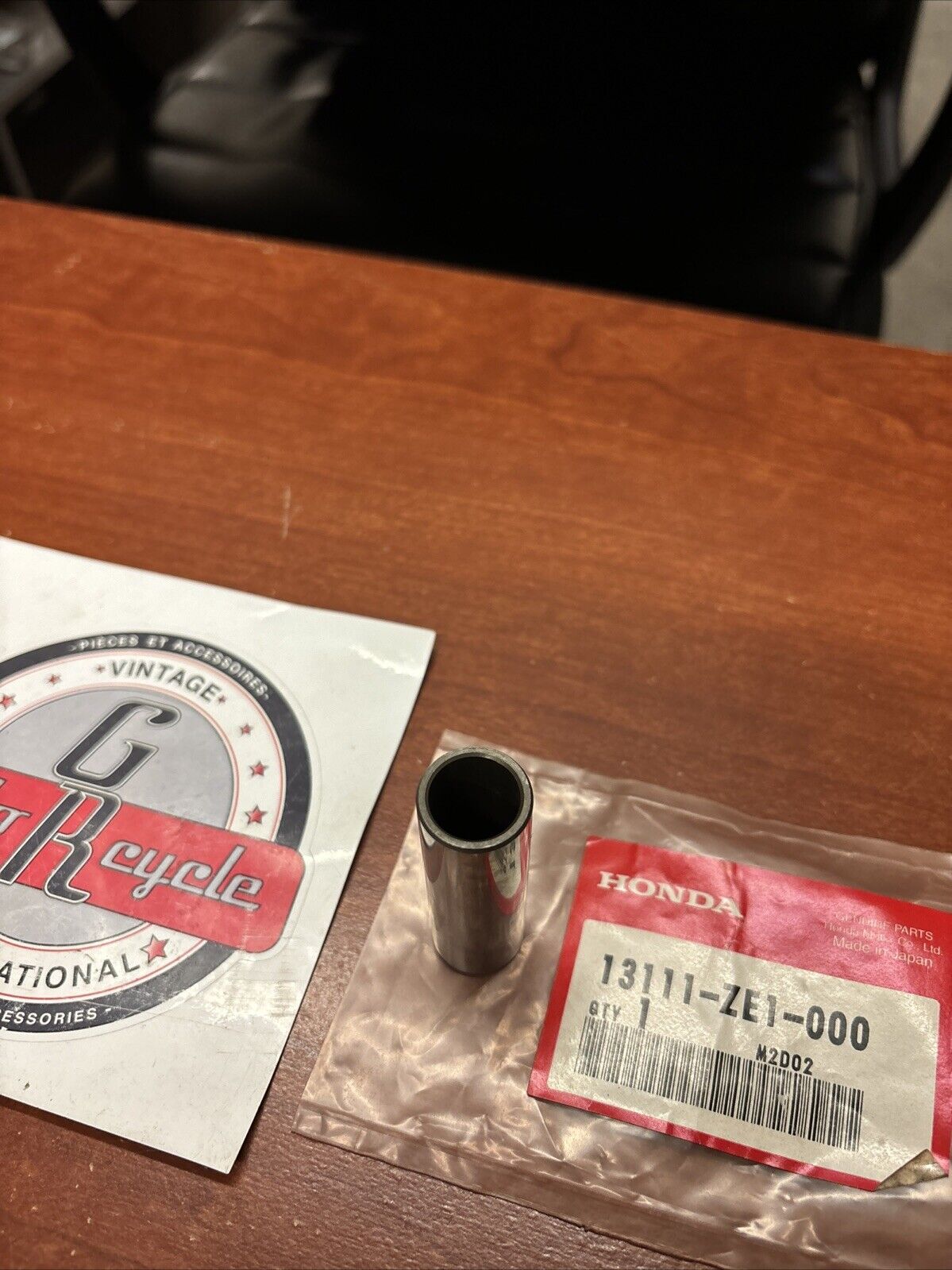 NOS Honda GX140 GX160 EG2200 EM2500 EU3000 PISTON PIN 13111-ZE1-000 H184
