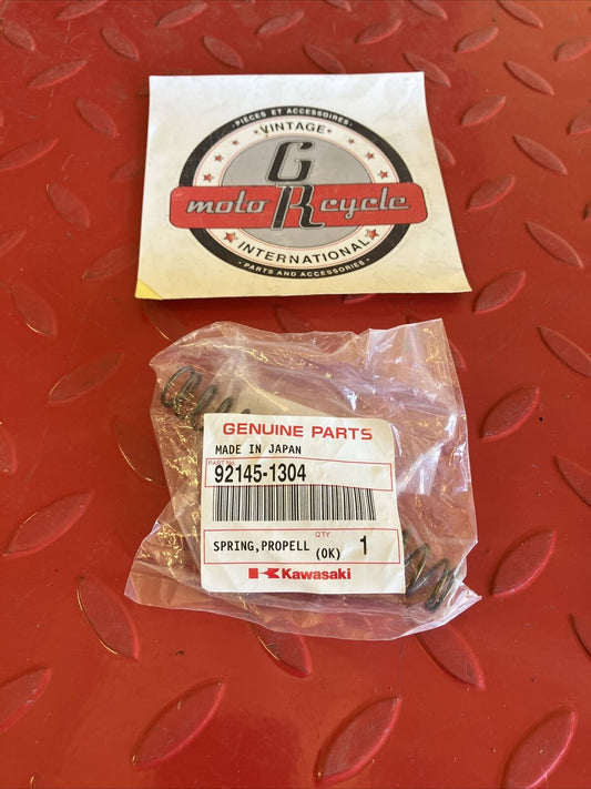 NEW NOS Kawasaki BRUTE FORCE PRAIRIE TERYX PROPELLER SHAFT SPRING 92145-1304 K15