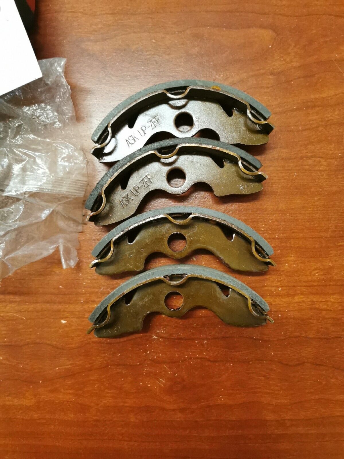 NOS Honda TRX300 TRX200 TRX250 BRAKE SHOE SET 06450-HC4-900 H35