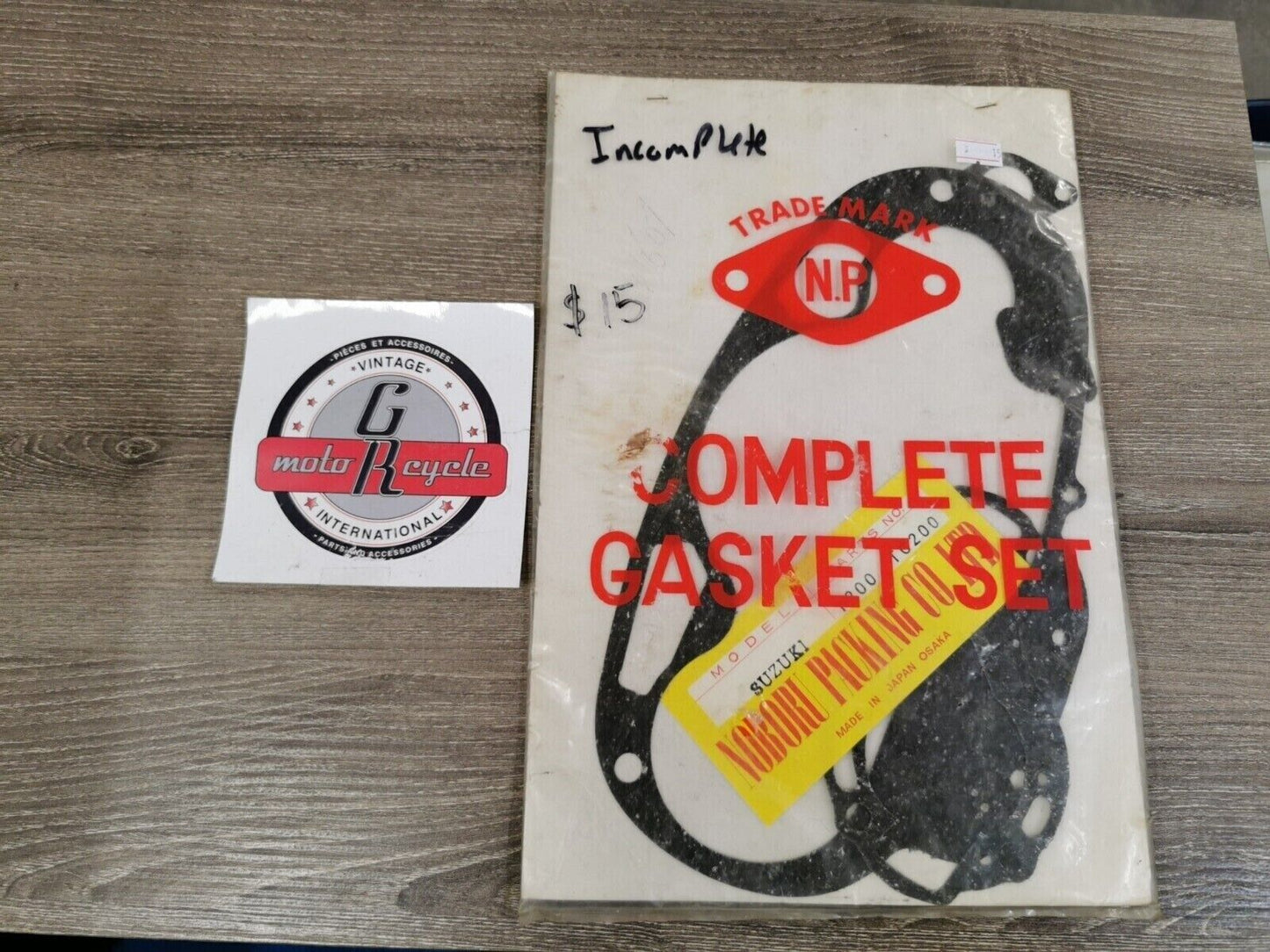 NOS NP SUZUKI T200 INCOMPLETE GASKET SET J28