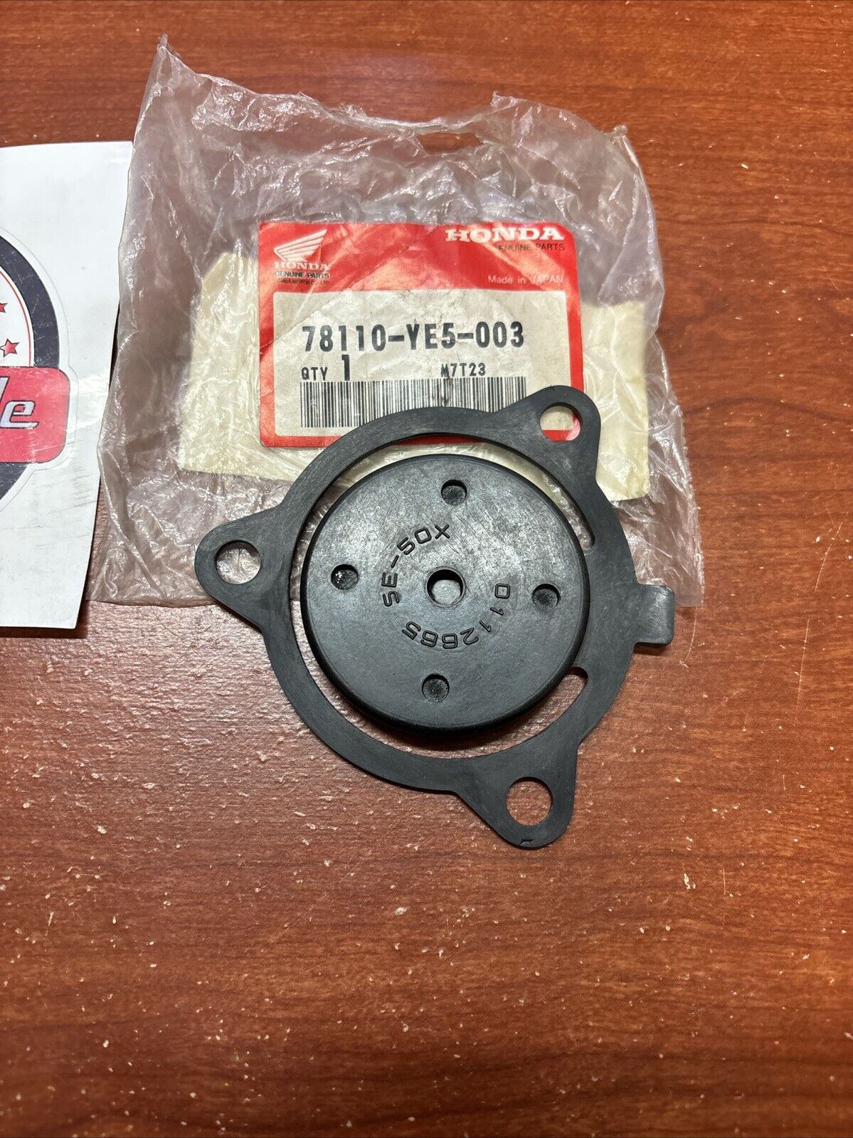 NOS Honda WP20X INLET VALVE 78110-YE5-003 H162
