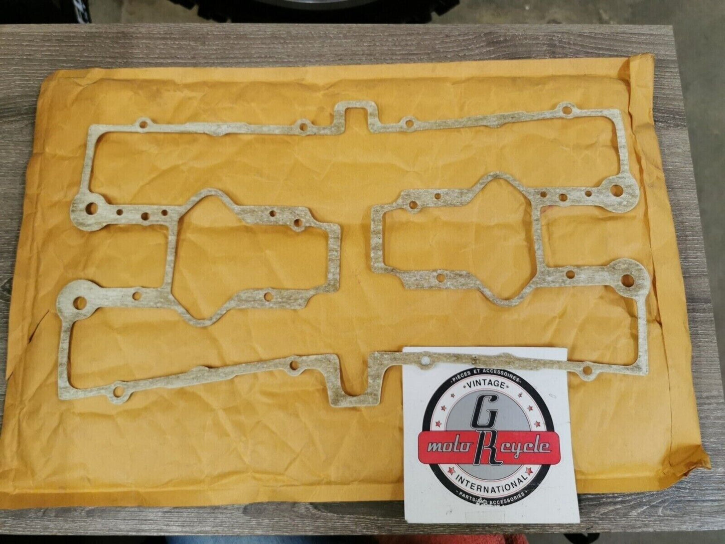 NOS VESRAH SUZUKI GS1000 GSX1000S 1982 1983 HEAD COVER GASKET  VV-3006 J46