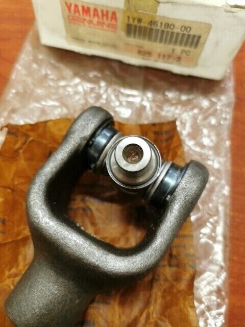 NOS Yamaha YFM350 REAR CROSS JOINT 1YW-46180-00-00 SUB. 1YW-46180-02-00 Y102