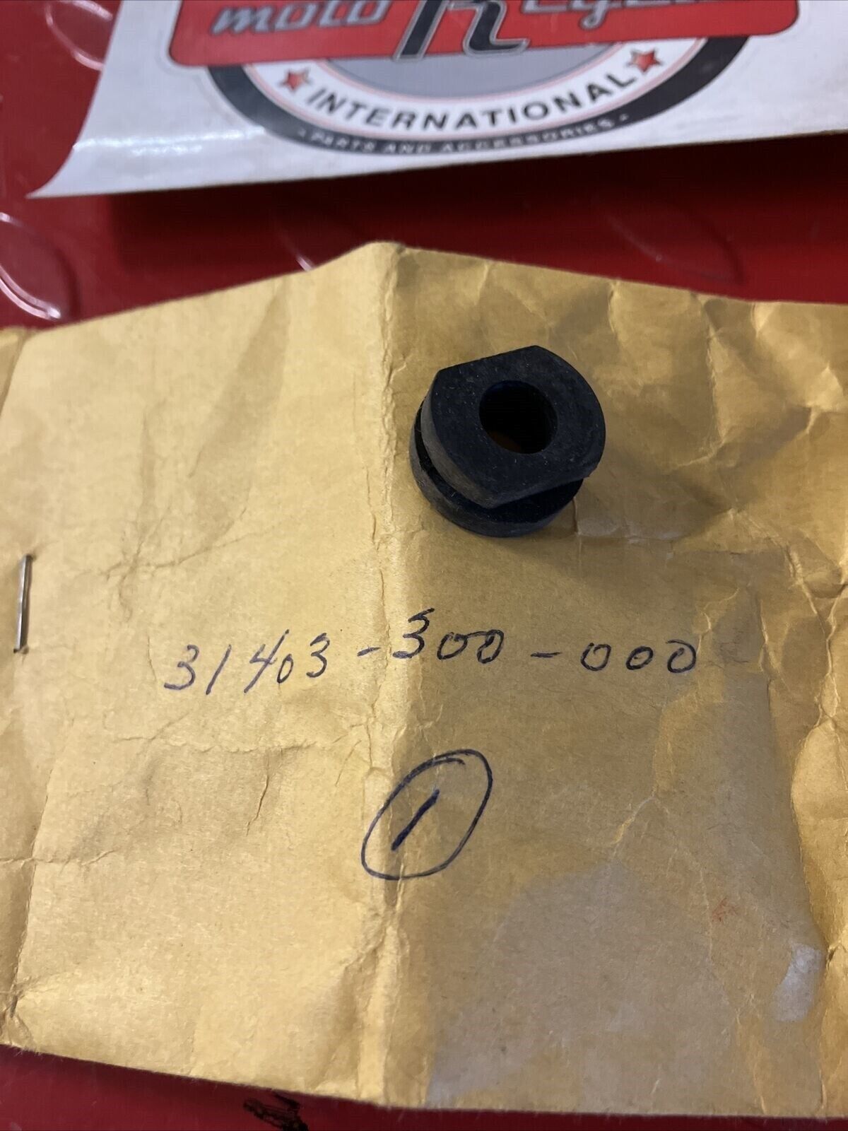 NOS HONDA CB750 RUBBER REGULATOR CUSHION 31403-300-000 H24