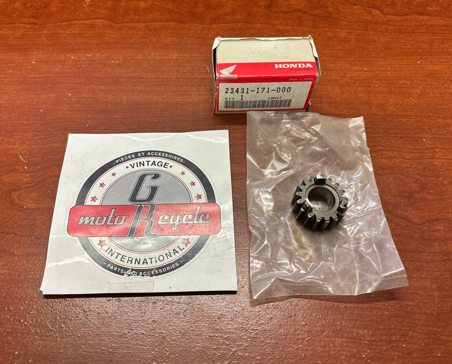NOS Honda C50 Z50 ST50 CF50 MAIN SHAFT 2ND SECOND GEAR 23431-171-000 H162