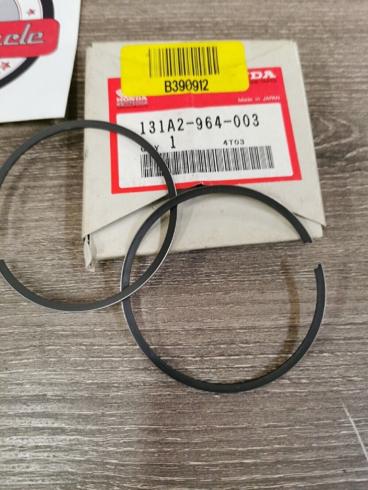 NOS HONDA ATC250R 1984  Piston Ring Set 131A2-964-003 H41
