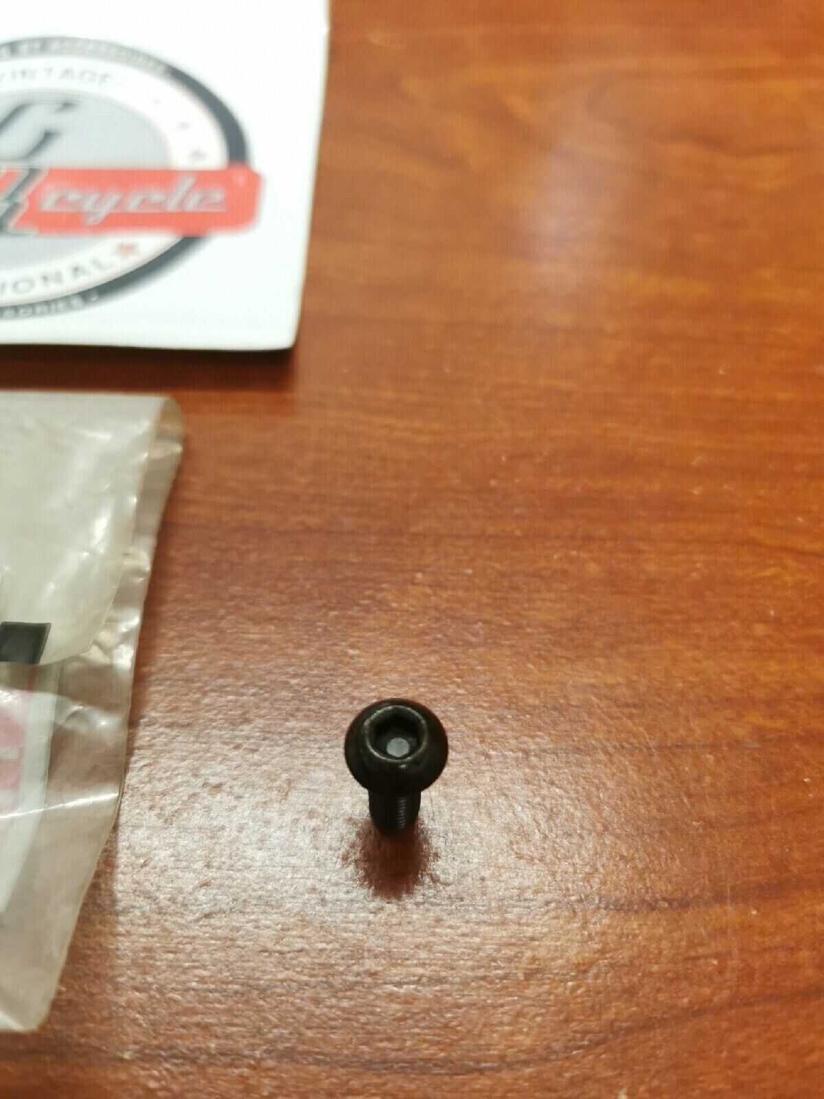 NOS Yamaha PAN HEAD SCREW 90157-06067-00 Y71