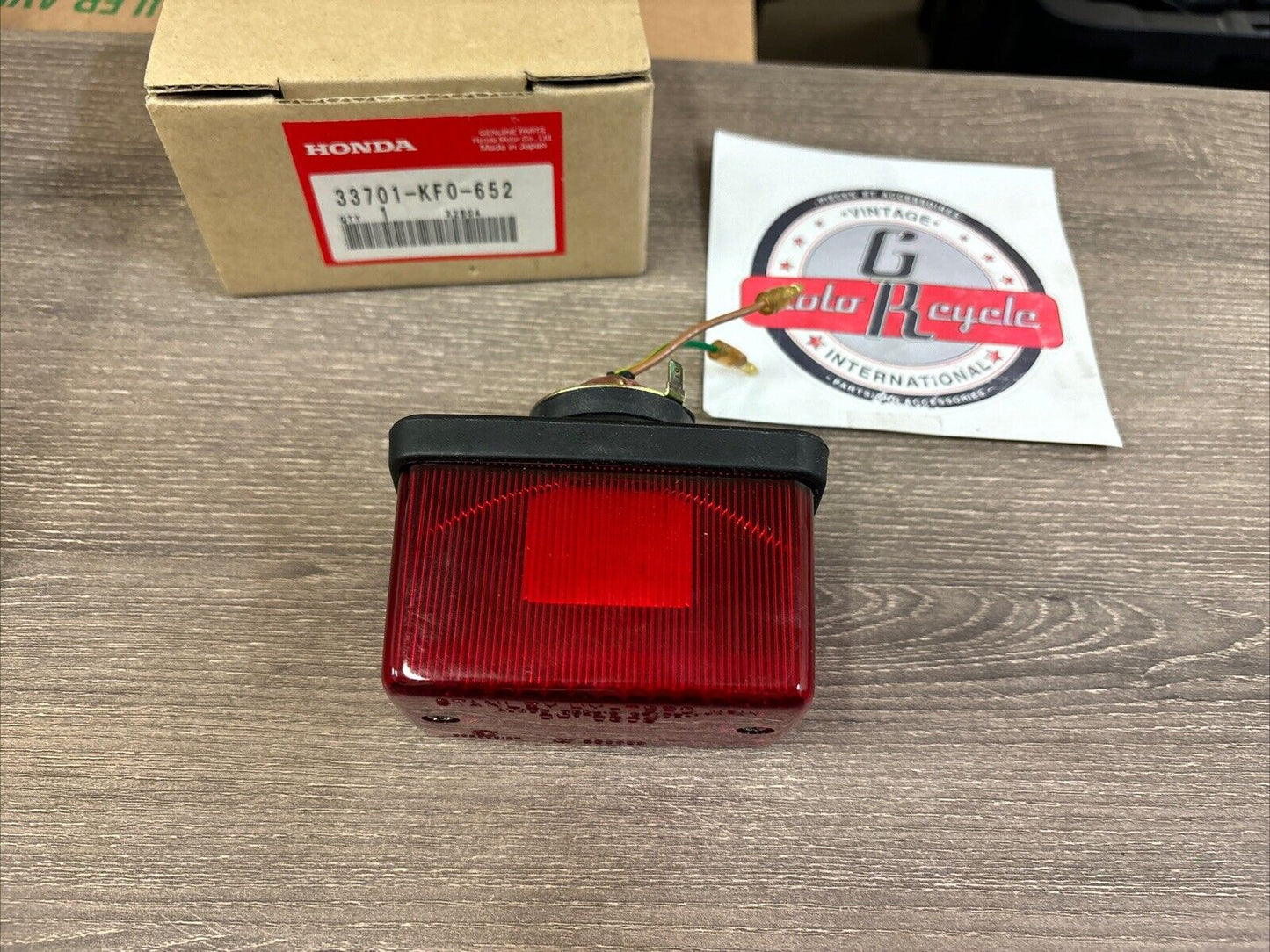 NOS Honda XR200R XR250R XR350R XR600R TAIL LIGHT UNIT 33701-KF0-652 H129