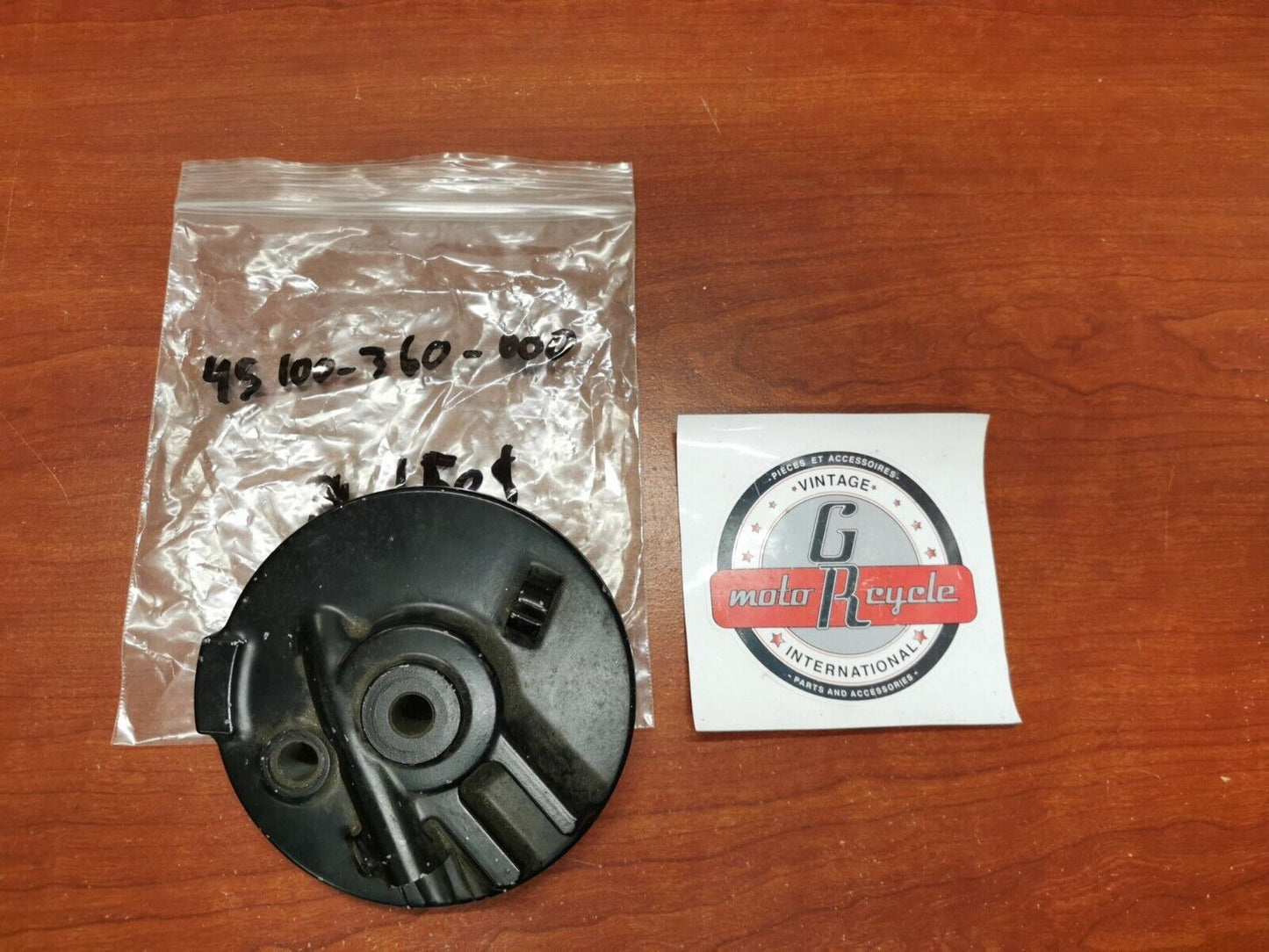 NOS Honda CR125M FRONT BRAKE PANEL 45100-360-000 H64