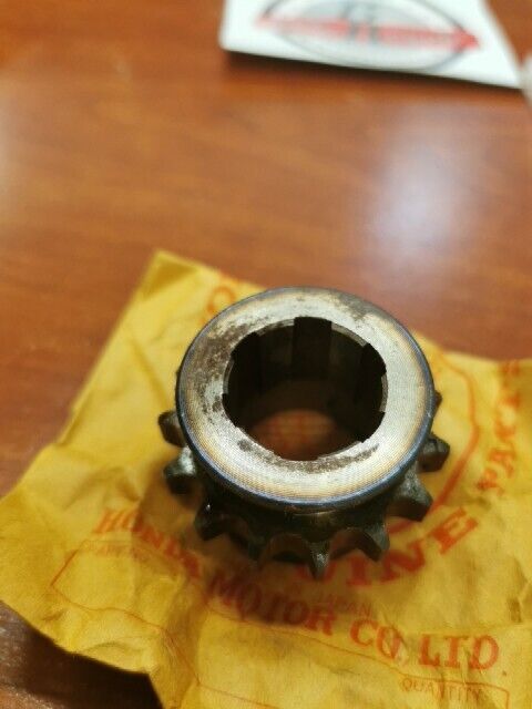 NOS Honda CB72 CB77 CL72 CL77 PRIMARY DRIVE SPROCKET 15T 13611-259-020 H71