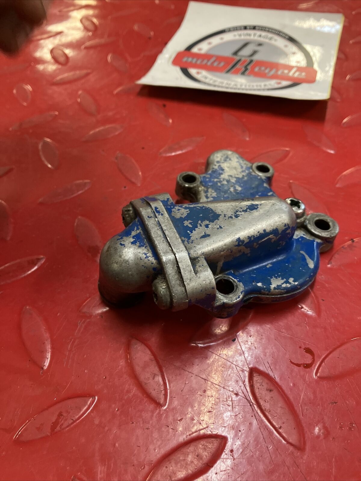 Suzuki RM125 1987 right Crankcase crank case water pump cover housing 1986 88 2