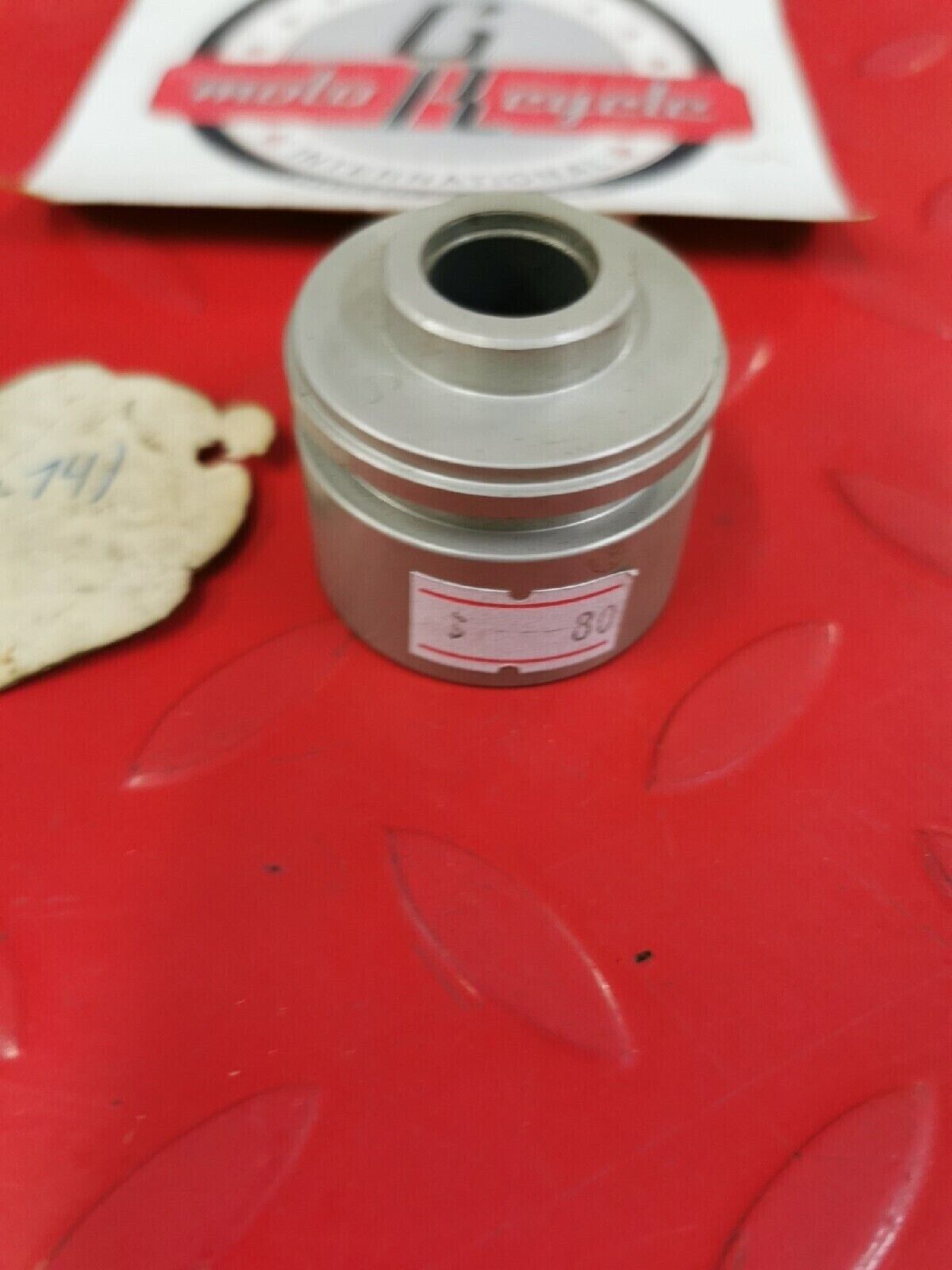 NOS HONDA CR500 1984 CASE ROD GUIDE 52429-KA4-741  H38