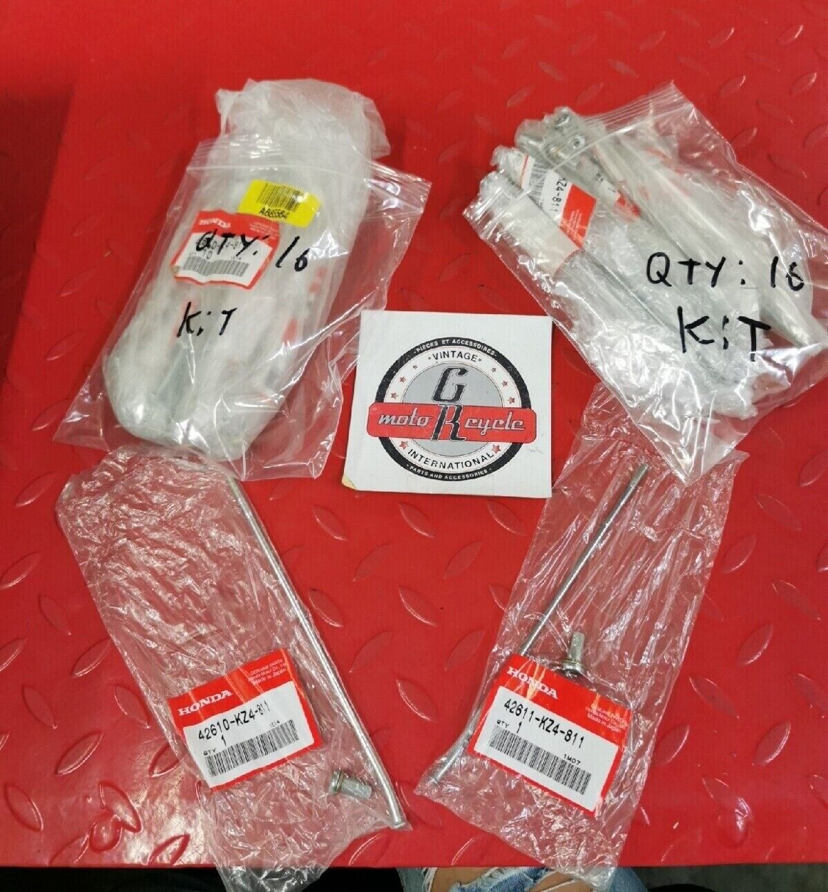 NOS HONDA CR250R SPOKE SET QTY 32   42610-KZ4-811     42611-KZ4-811   H40