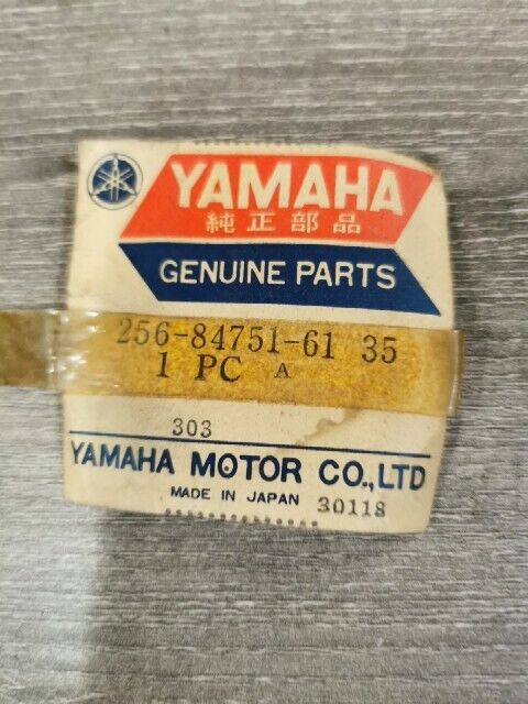 NOS YAMAHA LS2 1972 BRACKET LICENSE SILVER 256-84751-61-35 Y147