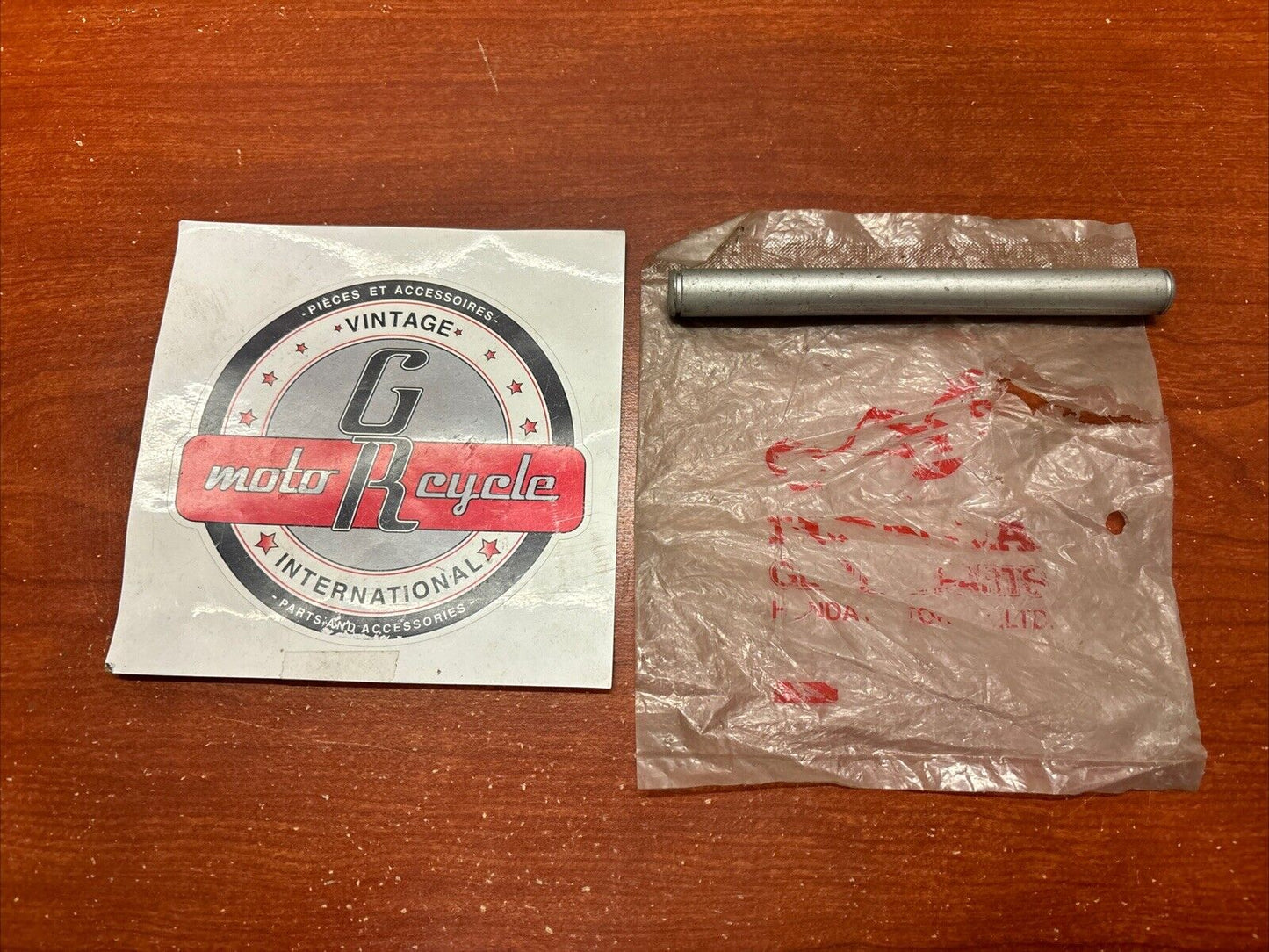 NOS Honda BF35 BF40 BF45 UPPER CYLINDER PIN 56532-ZV5-000 SUB 56532-ZZ5-C00 H180