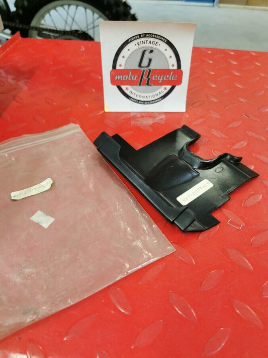 NOS YAMAHA XV750  XV920 1981 - 1983   GUIDE AIR  4X7-2137Y-00-98 Y52