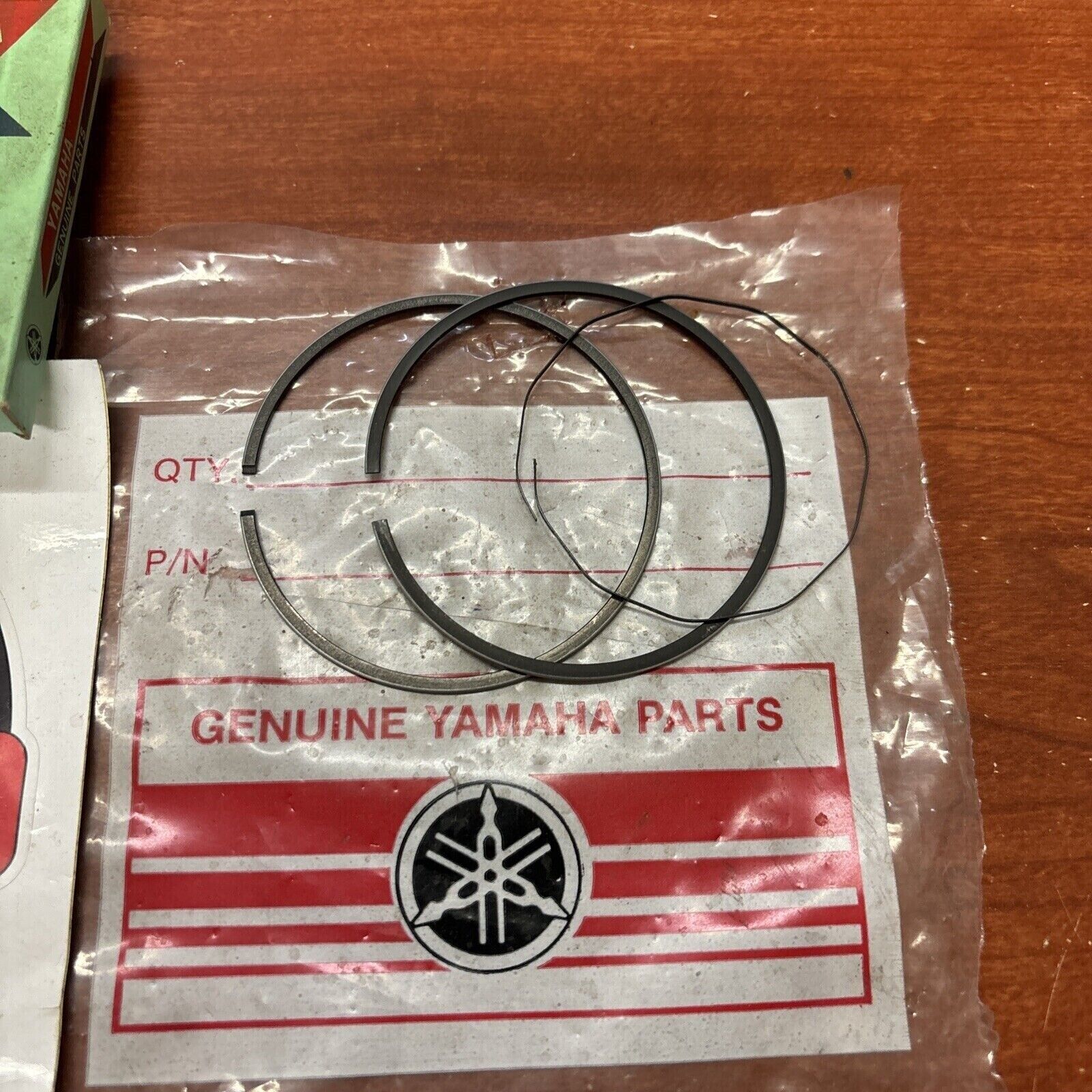 NOS Yamaha DT175 MX175 PISTON RING STD 2N5-11610-00-00 SUB 2A7-11610-00-00 Y174