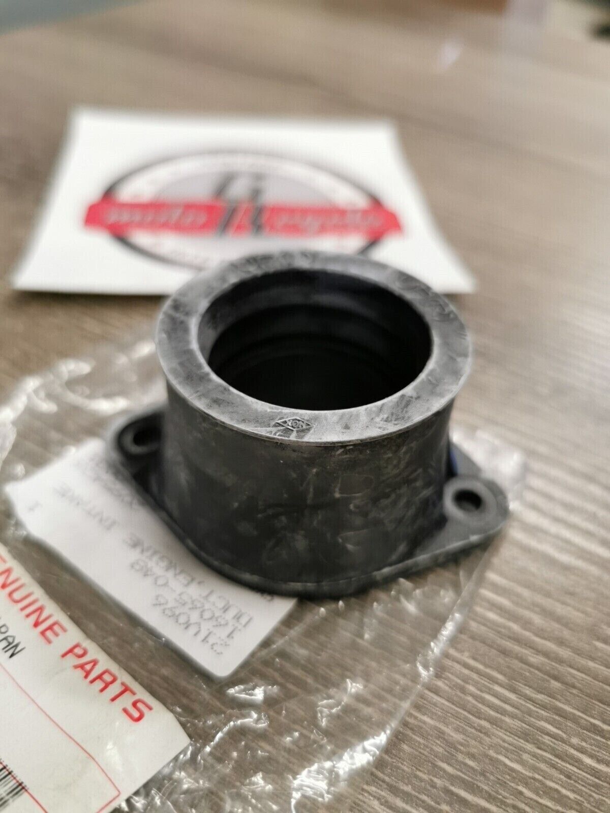 NOS KAWASAKI KZ650 KZ400 1975 - 1979 DUCT  ENGINE INTAKE 16065-048 K29