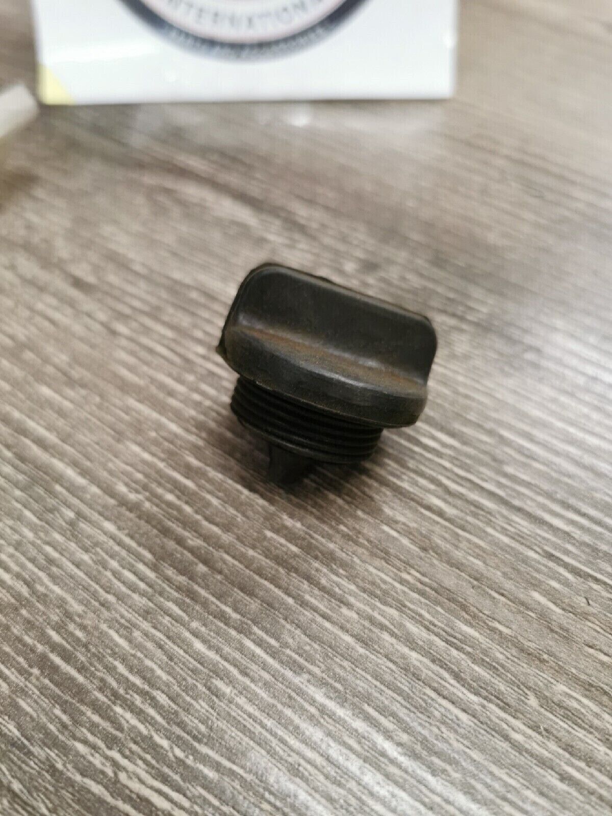 NOS YAMAHA SRX440A  1977 CAP 2    857-47559-00  Y56