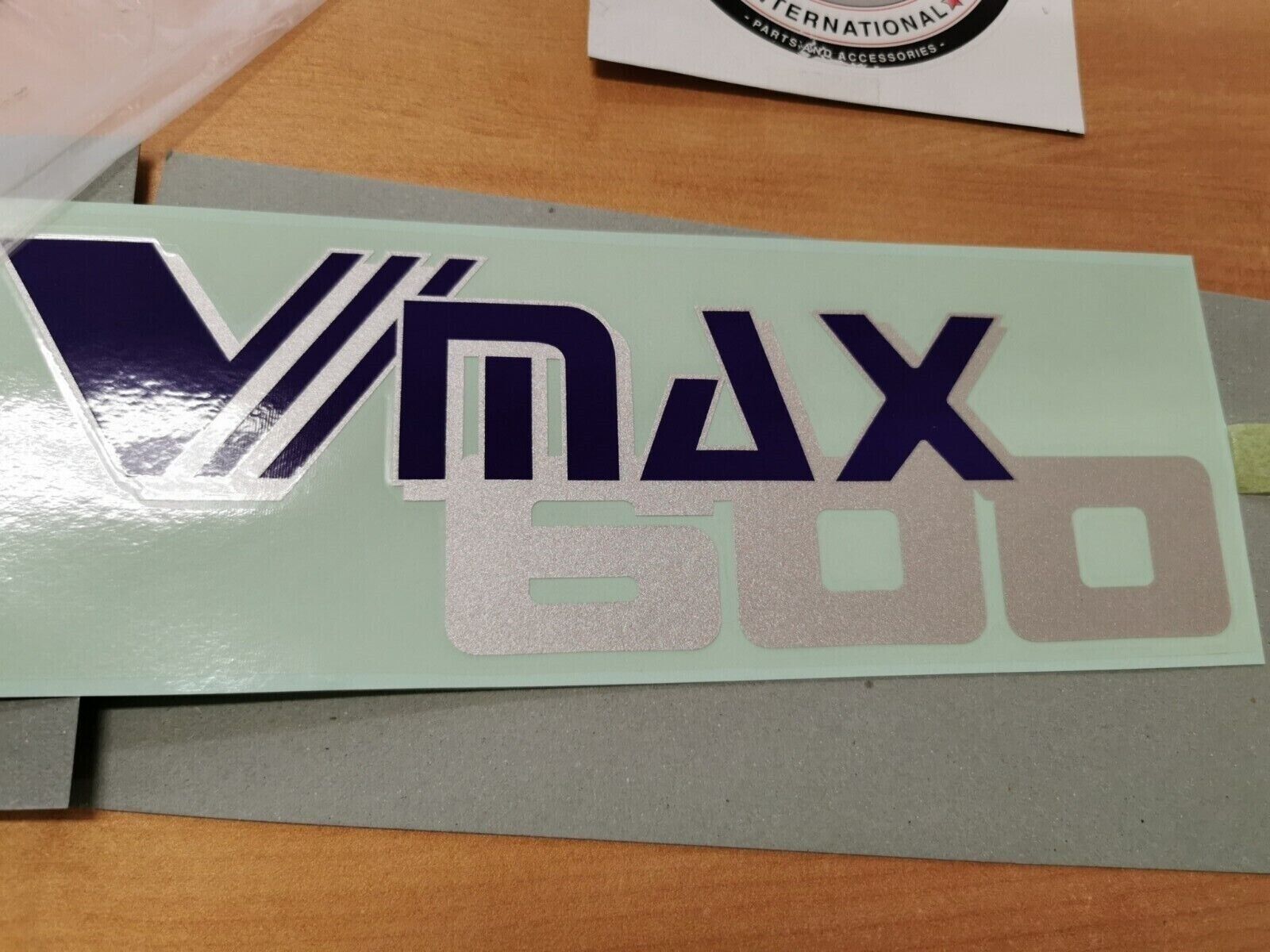 NOS YAMAHA VMAX600 1994  EMBLEM 1 8CA-77141-00-00  Y49