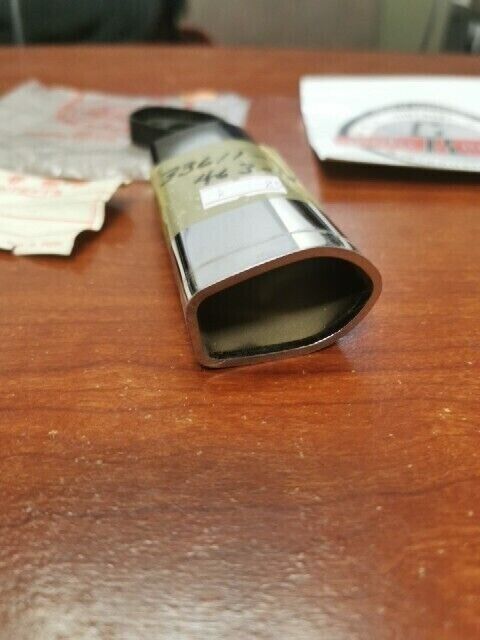 NOS Honda 1980 1981 GL1100 REAR TURN SIGNAL STAY COVER 33611-463-000 H69