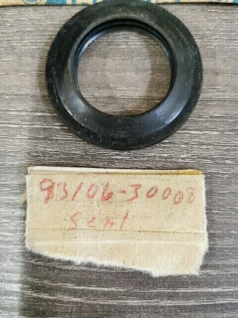 NOS YAMAHA CS3B CS3C CS5 RD200 1974 - 1976 YCS1 OIL SEAL 93106-30008-00 Y148