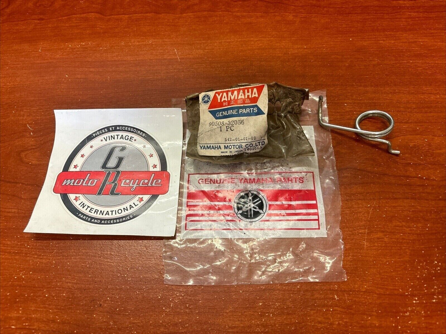 NOS Yamaha SPRING 90508-32056-00 SUB 183-27216-00-00 Y185