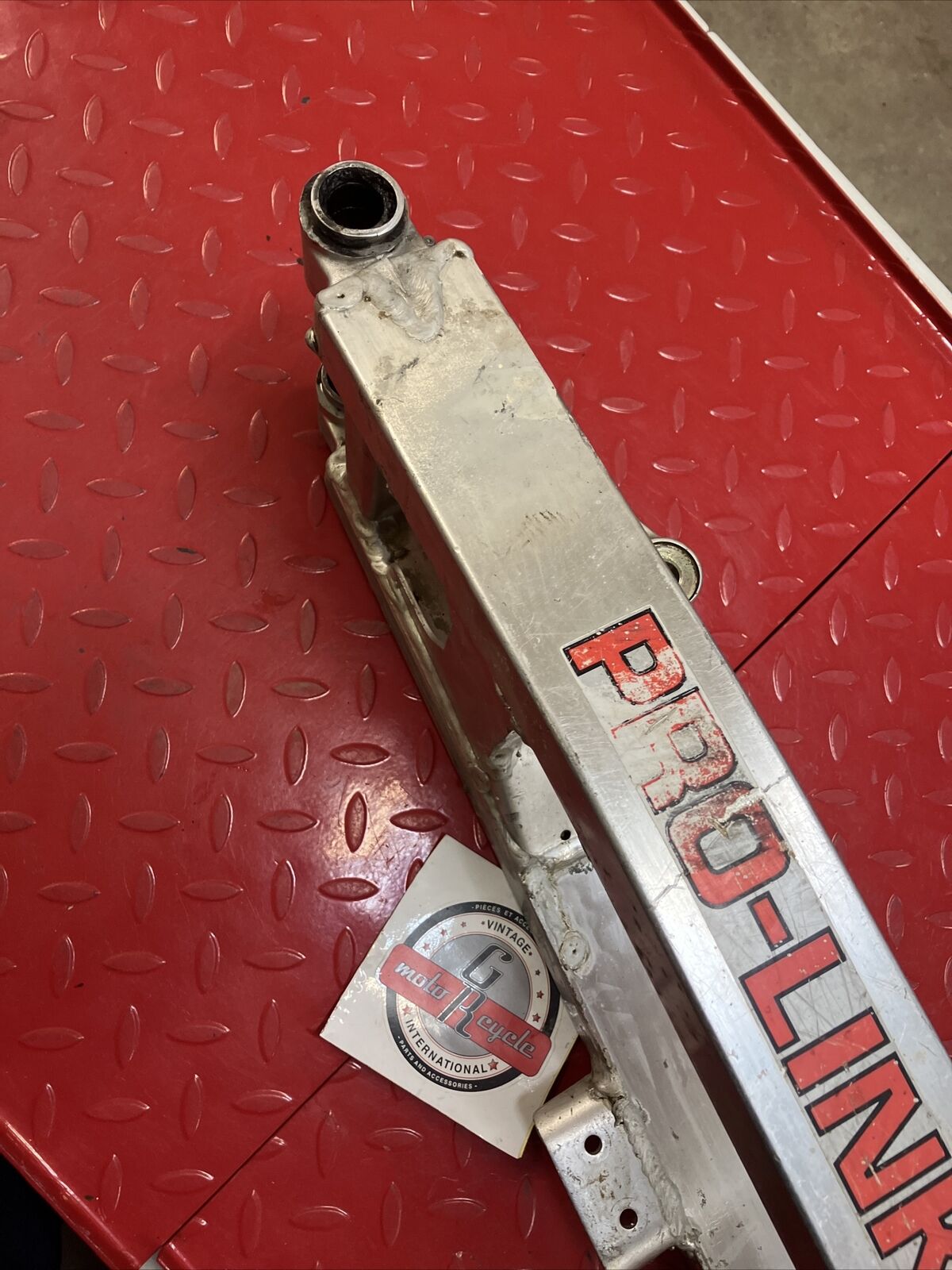 Honda CR250R 1982 swingarm rear swinging arm 52000-KA4-701 ( 2 Hole slider )
