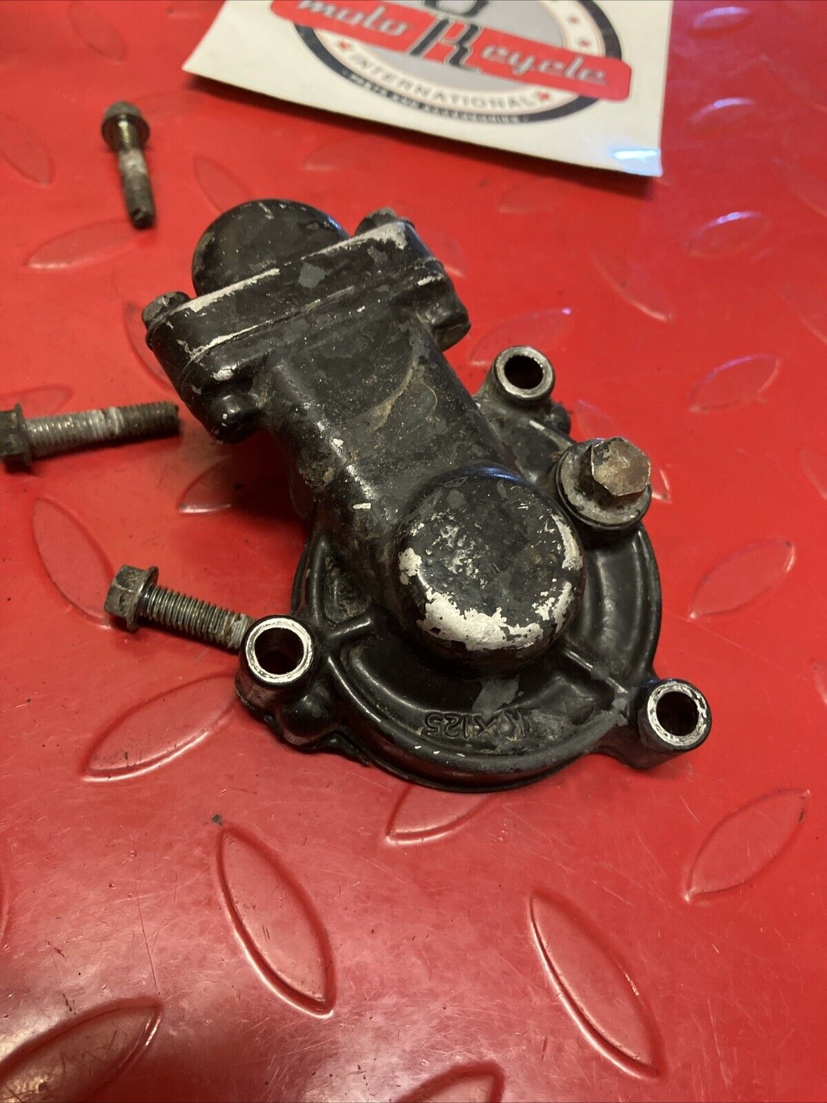 Kawasaki KX125 1987 Water pump water pump cover 1985 1986