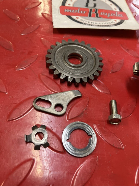 Honda CR80R 1990 kickstarter kick starter spindle shaft gear 28211-GC4-600 2