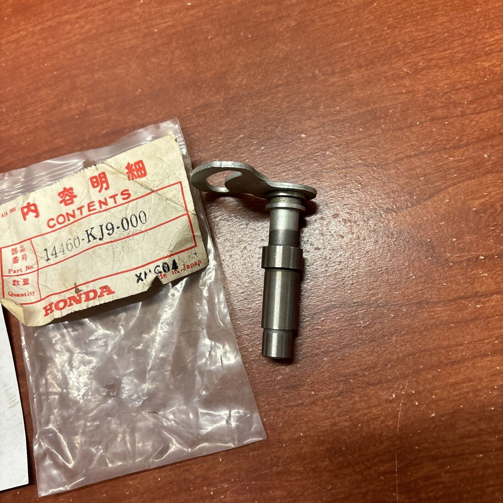NOS Honda CH125 CH250 ROCKER ARM SHAFT 14460-KJ9-000 SUB 14460-KJ9-305 H166