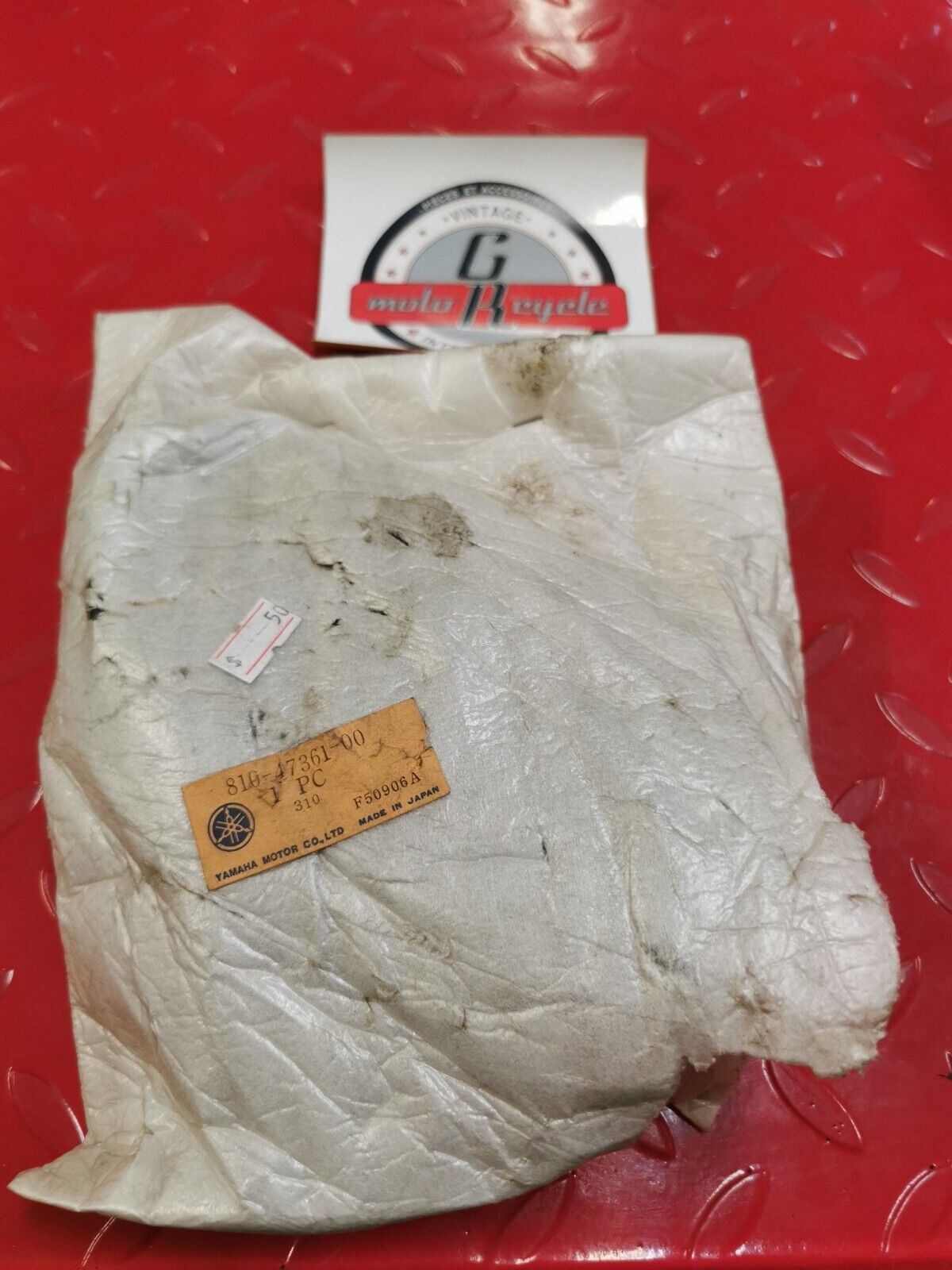 NOS Yamaha GP433 GP292 SW396 ARM PIVOT REAR LEFT 810-47361-00-00 Y25