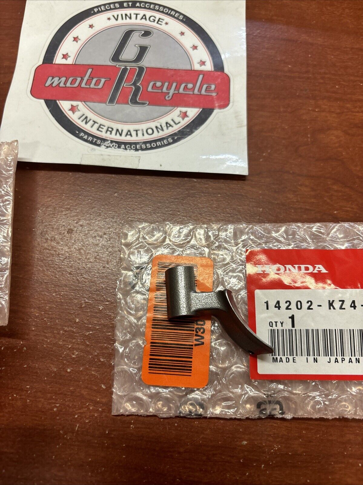 NOS Honda 2002 CR125R LEFT & RIGHT FLAP VALVE 14201-KZ4-L20 & 14202-KZ4-L20 H141