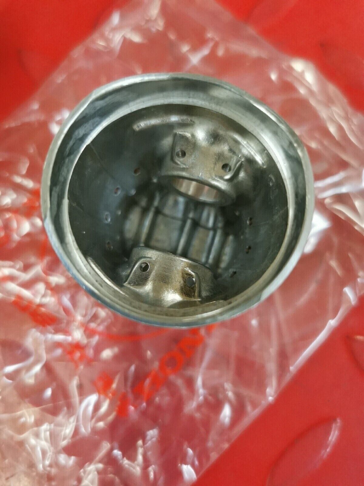NOS HONDA S65 1965 - 1969 PISTON .25  13102-035-010  H40