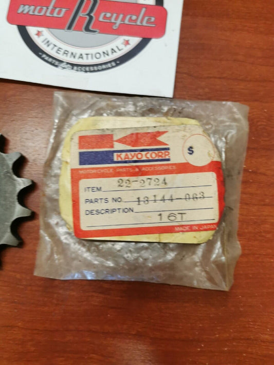 NOS Kawasaki KZ650 KZ750 KD100 ENGINE SPROCKET 16T 13144-063 K24