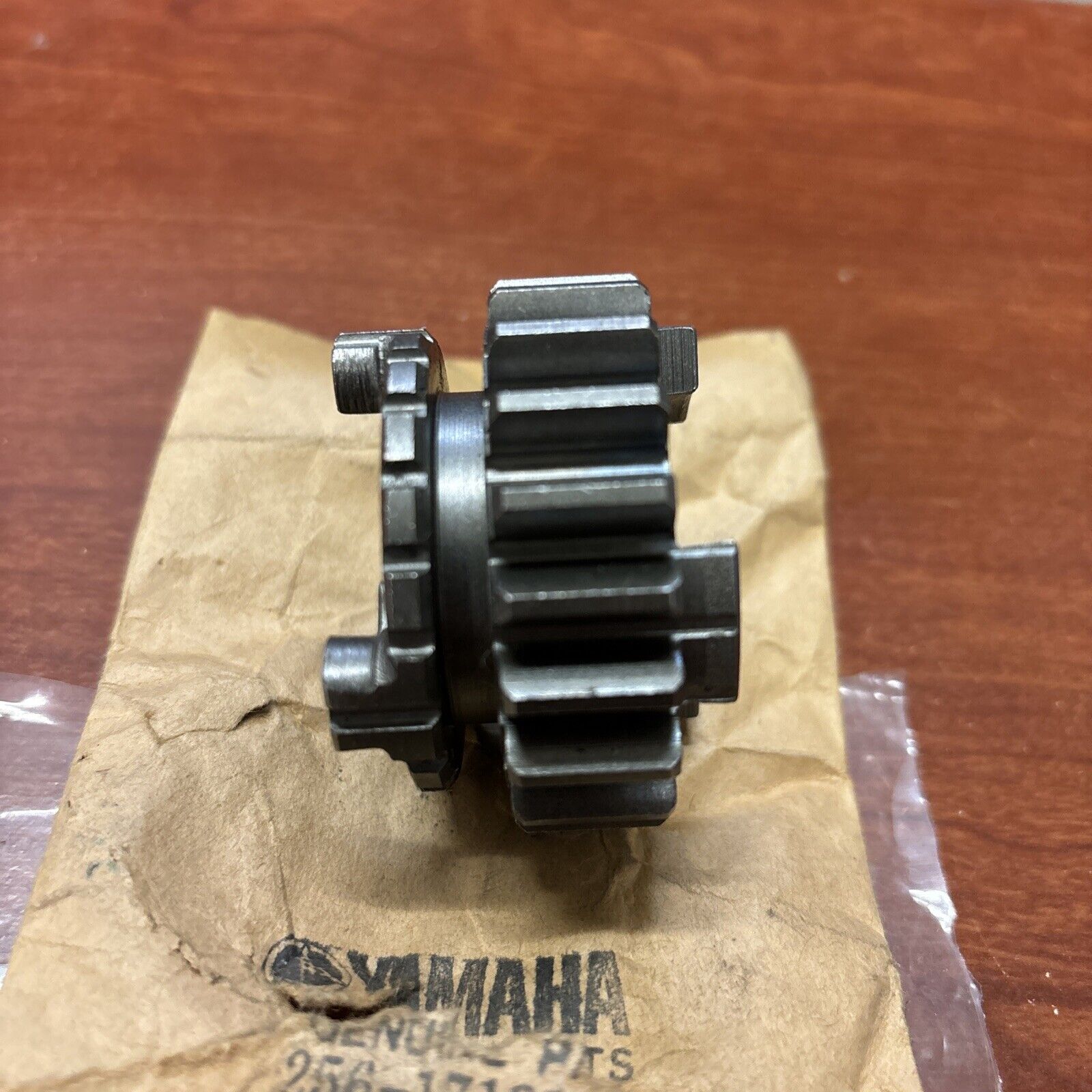 NOS Yamaha TX650 TX750 XS1 XS2 XS650 3RD PINION GEAR 256-17131-00-00 Y172