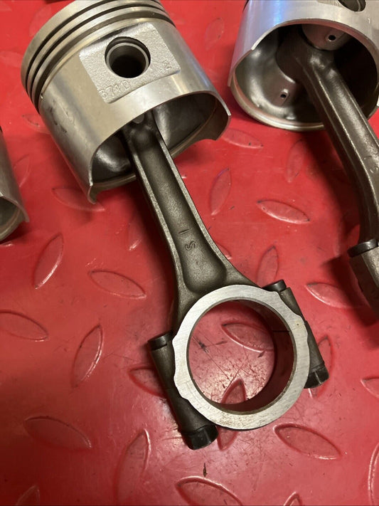 Honda GL1000 Goldwing 1000 1975 - 1979 connecting rods and pistons STD NICE U5