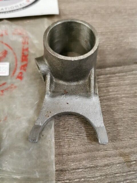 NOS HONDA C70 C71 CE71 1958 - 1960 FORK GEAR SHIFT 24211-258-010 H77