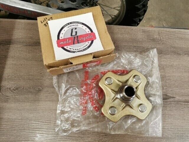 NOS HONDA ATV TRX350 1986 HUB L RR 42620-HA7-670 SUB BY 42620-HA7-770 H105