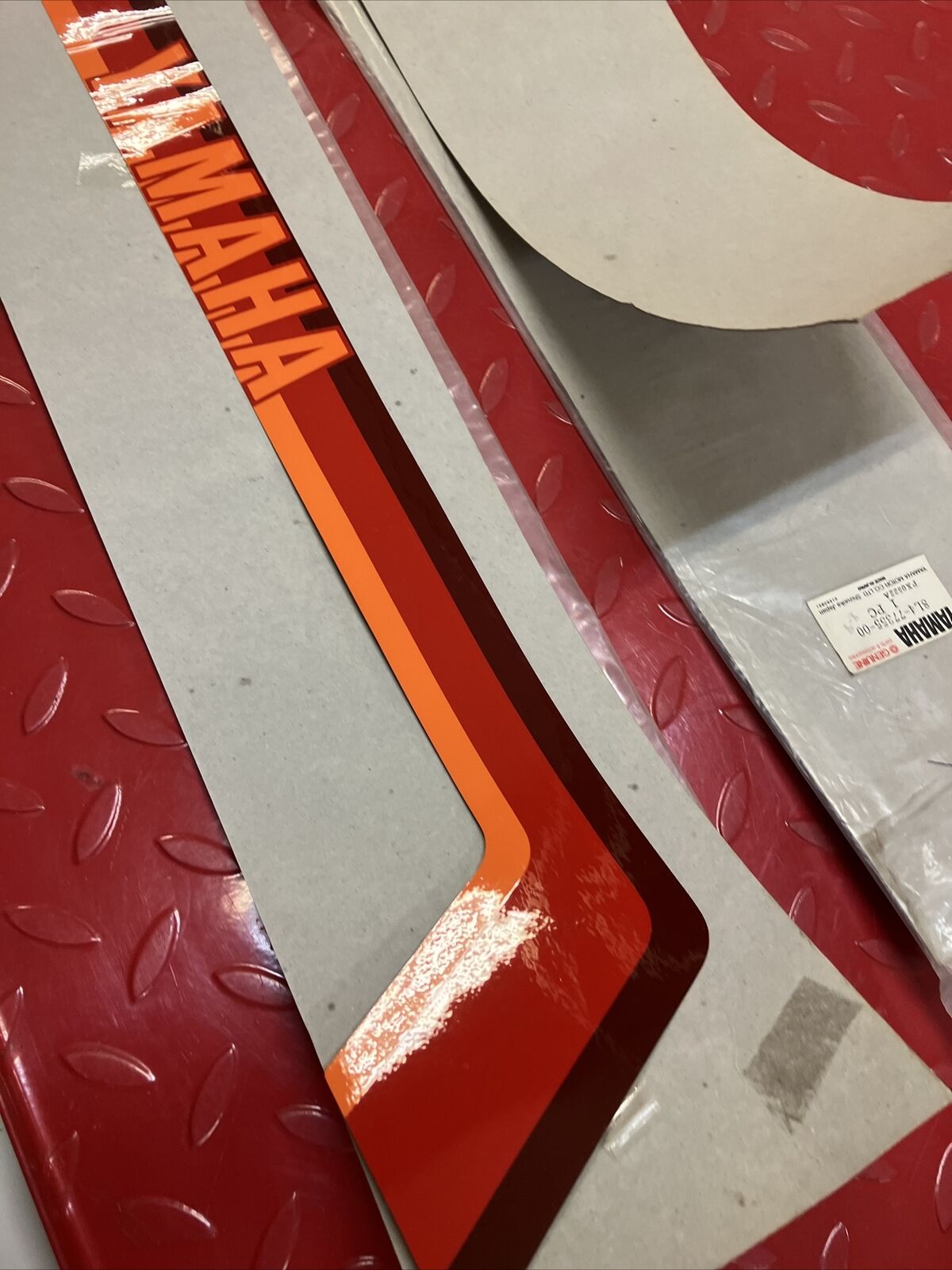 NOS Yamaha ENTICER 340 1981 ? DECAL ORNAMENT 8L4-77354-00-00 8L4-77355-00-00 Y36