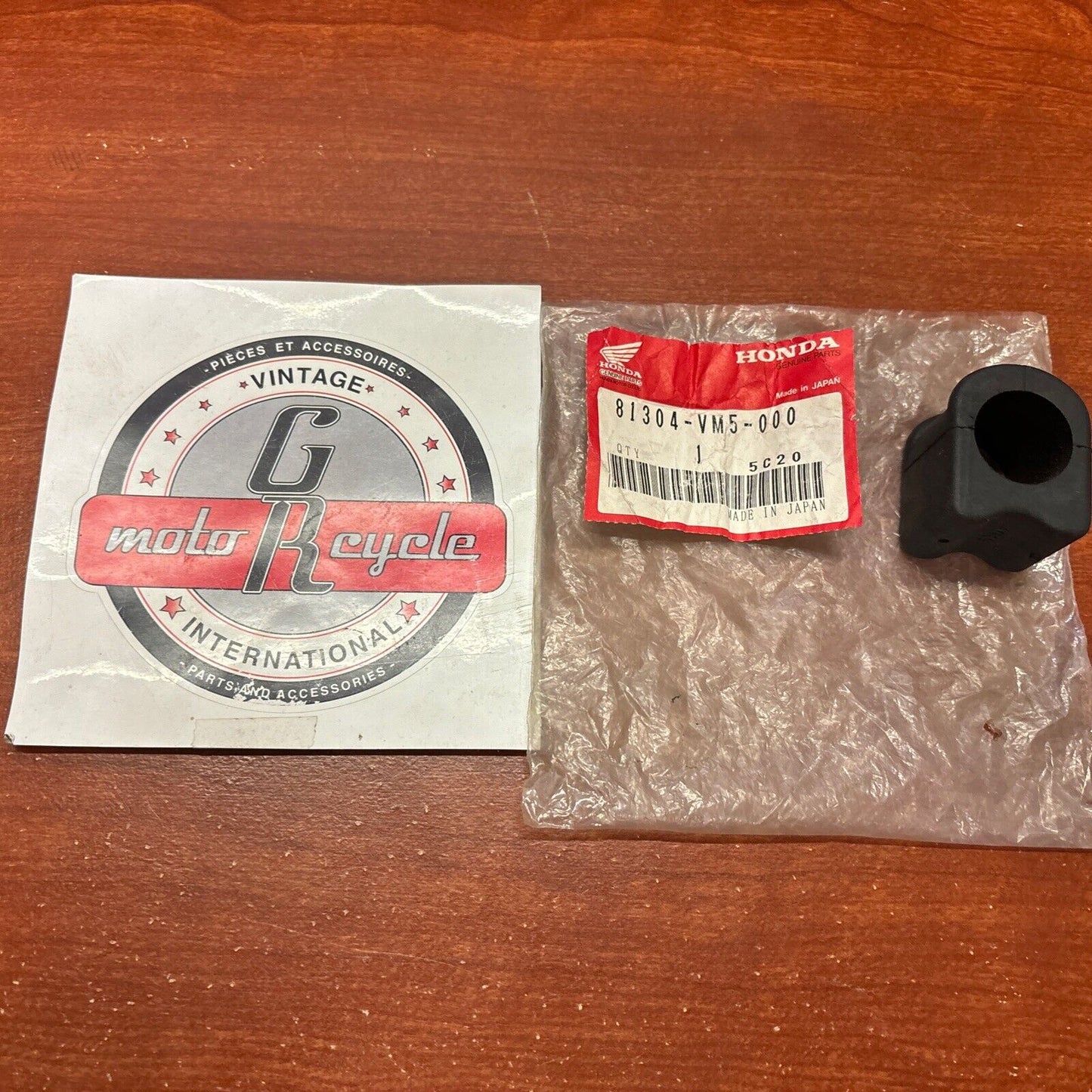 NOS Honda TRX200 TRX200SX TRX250 FRONT CARRIER RUBBER 81304-VM5-000 H165