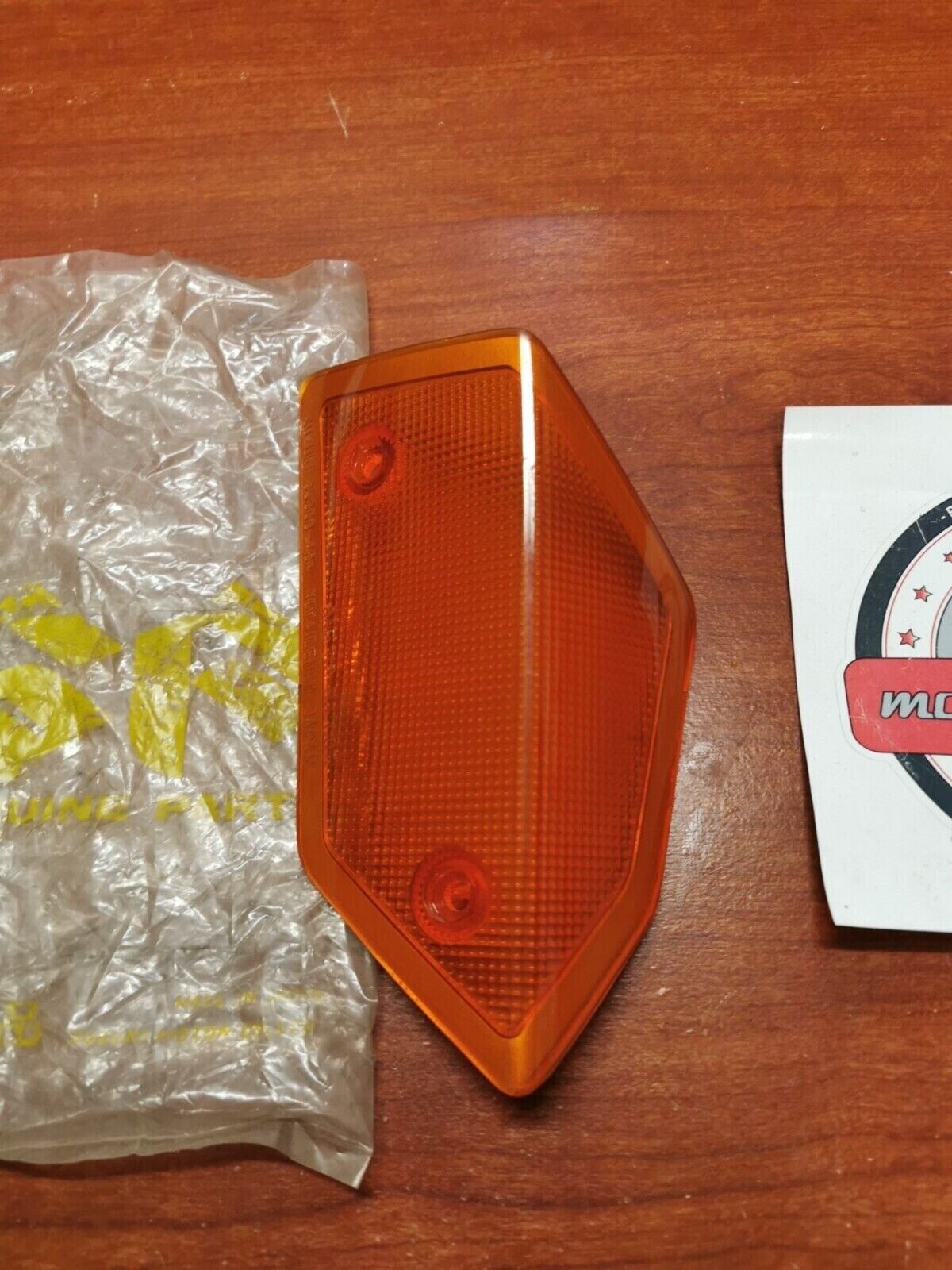 NOS SUZUKI 1986 - 1988 GV1400 LENS RIGHT TURN SIGNAL 35612-24A00 S30