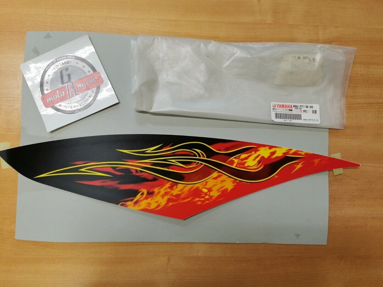 NOS YAMAHA APEX RTX 2008  GRAPHIC 8GU-7711B-00  Y49