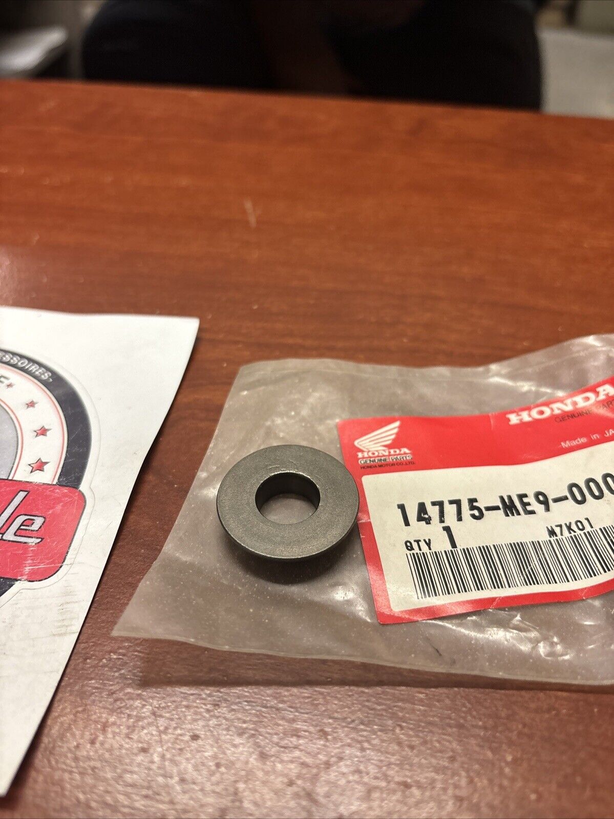 NOS Honda NT650 NTV650 NV400C VT1100C VALVE SPRING SEAT 14775-ME9-000 H171