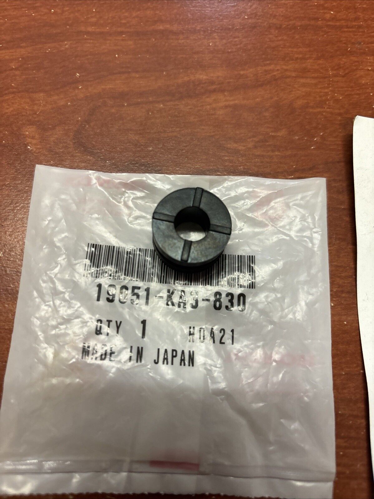 NOS Honda CB1000 F R CB1100 SF RADIATOR MOUNTING RUBBER 19051-KA3-830 H144