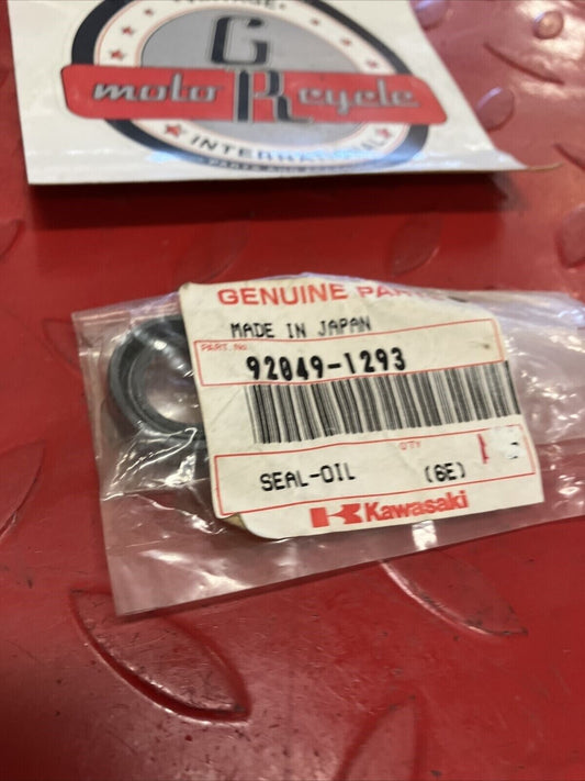 NOS KAWASAKI OIL SEAL 92049-1293 K11