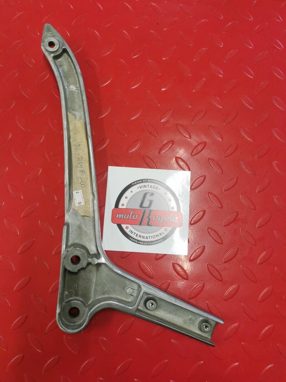 NOS Yamaha XV750 XV920 FRONT FENDER REAR Stay 1 4X7-2164F-00-00 Y8