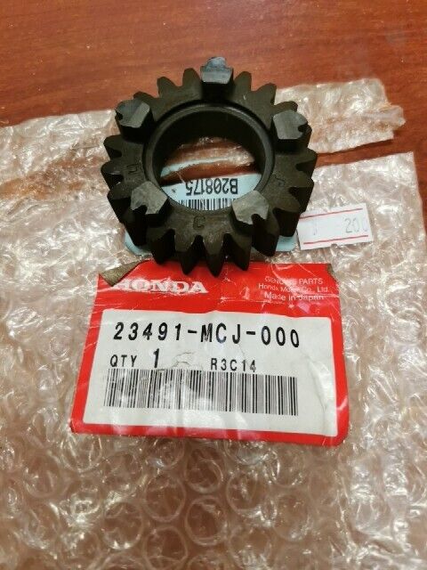 NOS Honda CBR900R MAINSHAFT FIFTH GEAR (21T) 23491-MCJ-000 H108