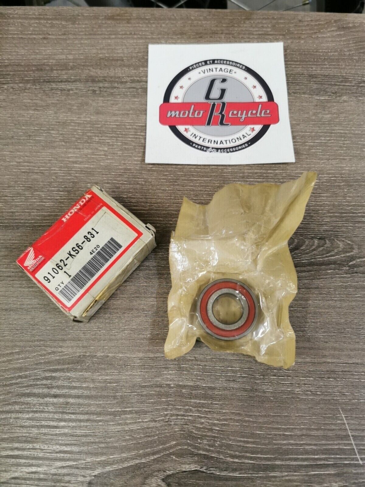 NOS HONDA CFR125R CR500R CR250R 1988 - 1999 BEARING 91062-KS6-831  H48